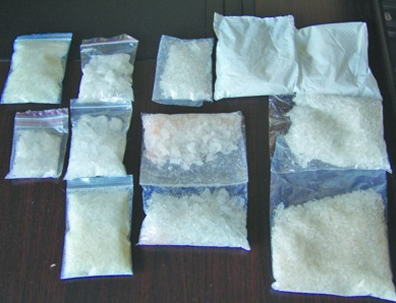 <b>吸食冰毒和麻古脸上显痘印</b>